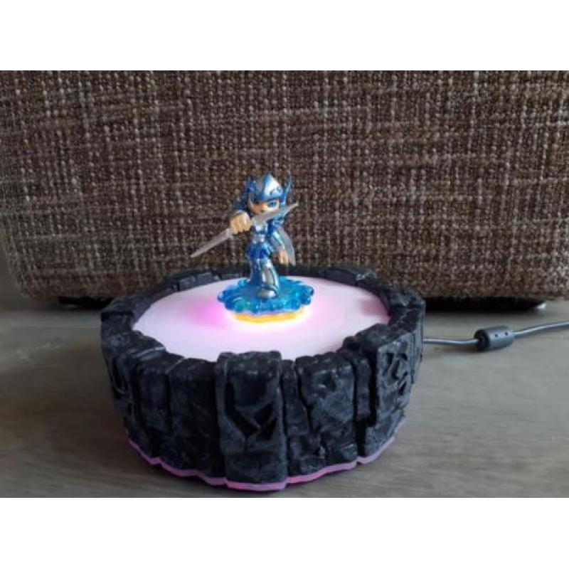 Skylanders giants 5 figuren, portal en spel