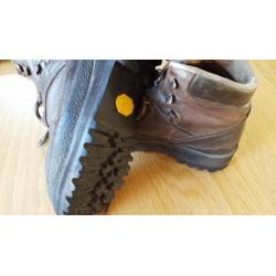 LOWA dames bergschoenen met nieuwe Vibram zolen maat 37,5