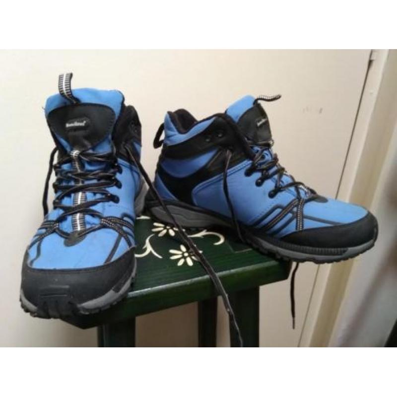 Wandelschoenen Human nature, maat 42.