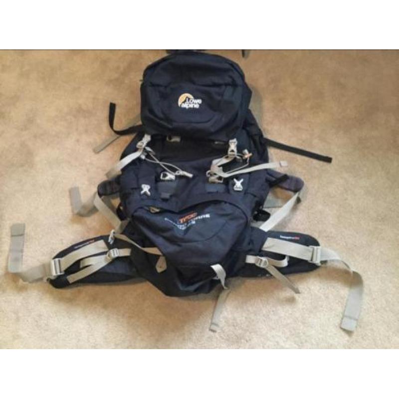 Backpack low alpine, incl regenhoes en beschermtas